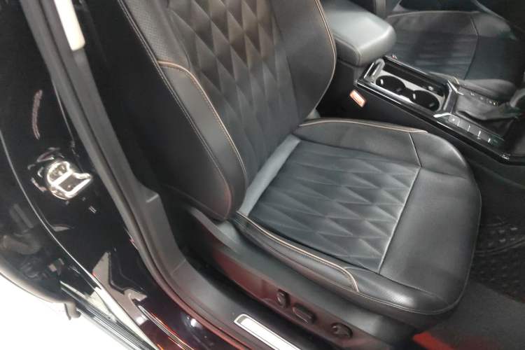 Used Volkswagen Passat 2019 330TSI Luxury Edition China VI Standard
