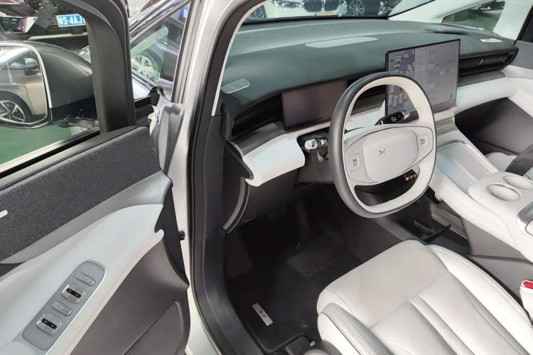 Used XPeng X9 2024 702 Ultra-Long Range Max
