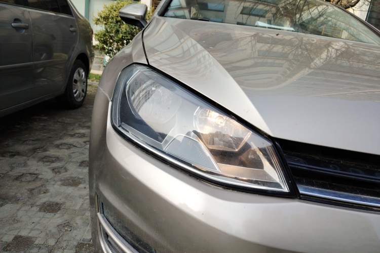 Used Volkswagen Golf 2016 1.6L Automatic Fashion Model Right Front Headlight