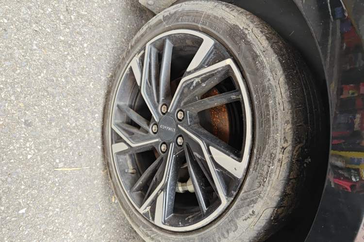 Used Lynk & Co 03 2023 1.5TD DCT JingPro Right Front Wheel Hub