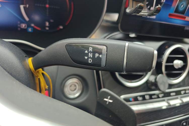 Used Mercedes-Benz C-Class 2019 Restyled C 260 L Sport Edition Gear Lever