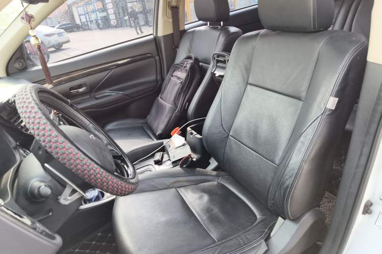 Used Mitsubishi Outlander 2018 2.4L 4x4 Elite Edition 5 Seats
