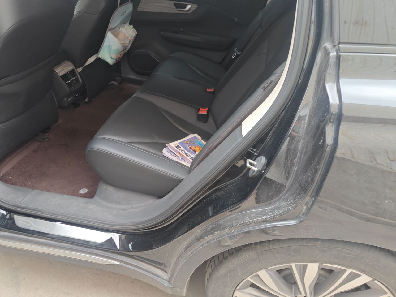 Hongqi E-QM5 2023 620km PLUS — снимка 17