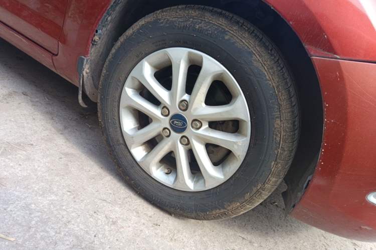 Used Ford Focus 2013 Sedan Classic 1.8L Automatic Base Model
