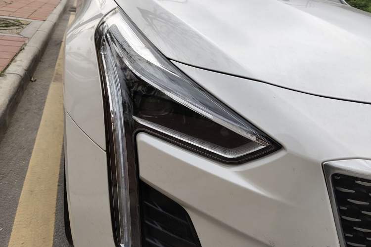 Used Cadillac CT6 2019 28T Luxury Model Right Front Headlight