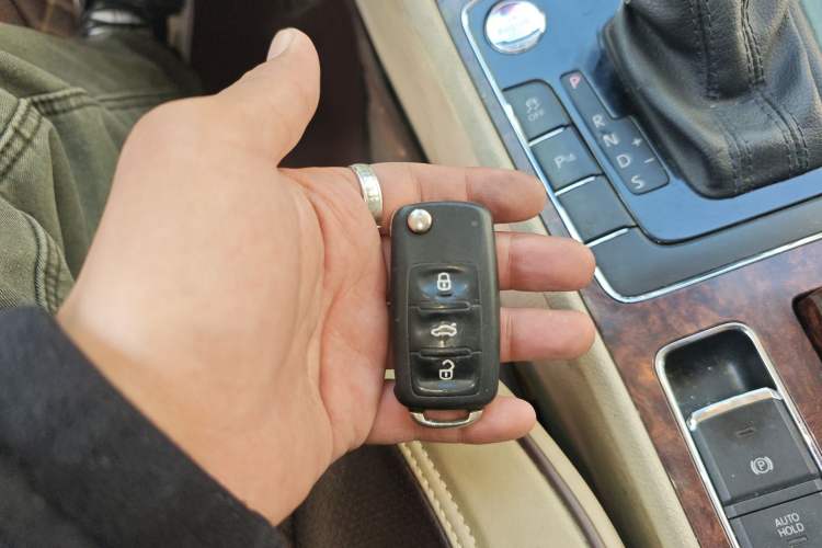 Used Volkswagen Passat 2013 1.8TSI DSG Prestige Edition Vehicle Key