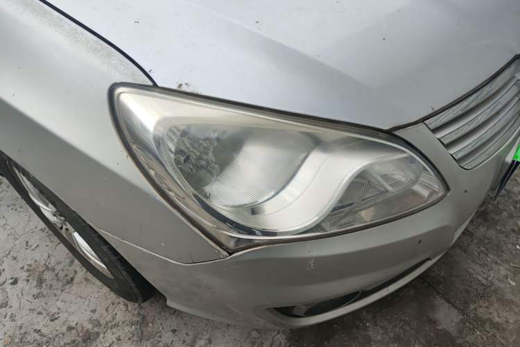 Used Hyundai Celesta 2011 1.6L Manual Luxury Model Right Front Headlight