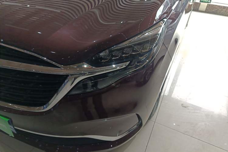 Used Buick GL8 2022 ES Landtrek 653T Luxury Edition