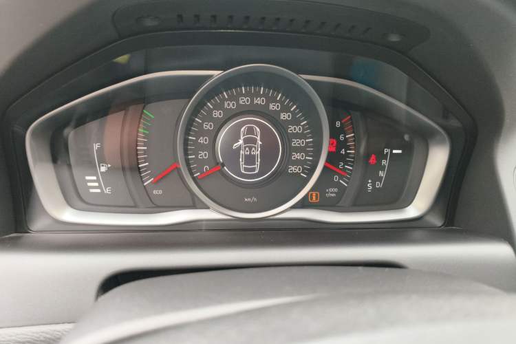 Used Volvo XC60 2015 T5 Smart Upgrade Model
