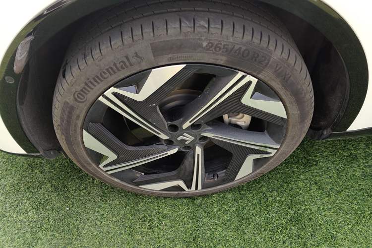 Used Rising R7 2023 Rear-Drive Screen King Edition