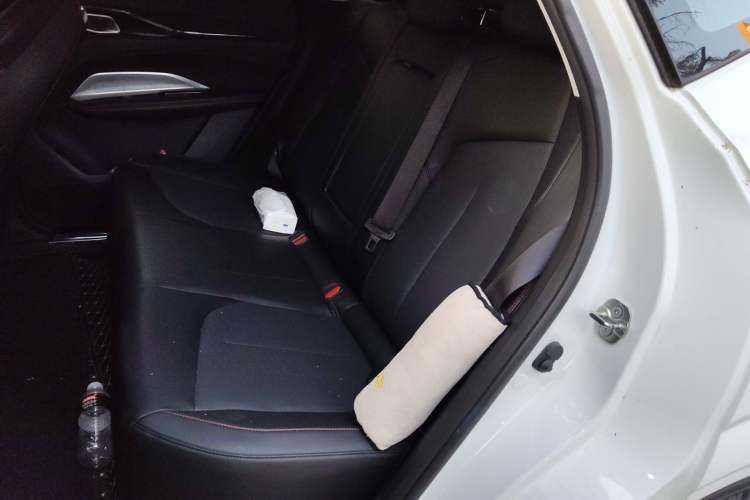 Used CHANGAN OSHAN Z6 2022 Blue Whale 1.5T DCT Smart Navigation Model Left Rear Seat