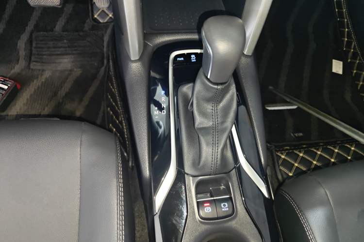 Used Toyota Corolla Cross 2022 2.0L Deluxe Edition Gear Lever