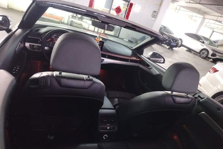 Used Audi A5 2020 Cabriolet 40 TFSI Fashion Edition China VI Emission Standard Headliner