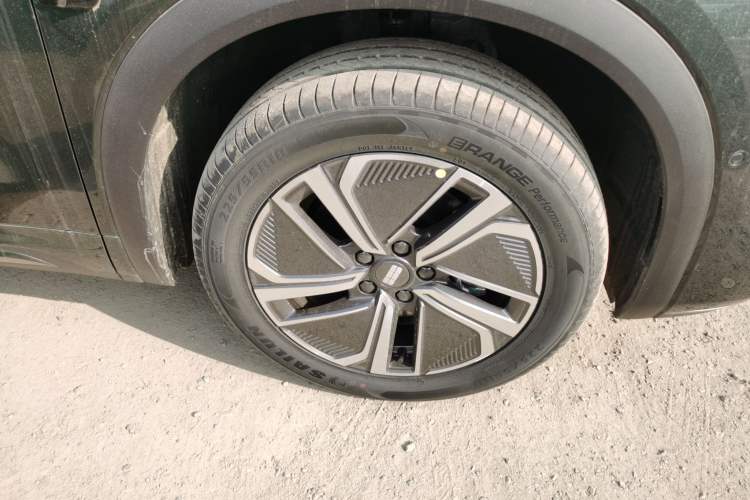 Used Geely Galaxy Xingjian 7 EM-i 2026 Model 135km Smart Navigation Version Right Front Wheel Hub