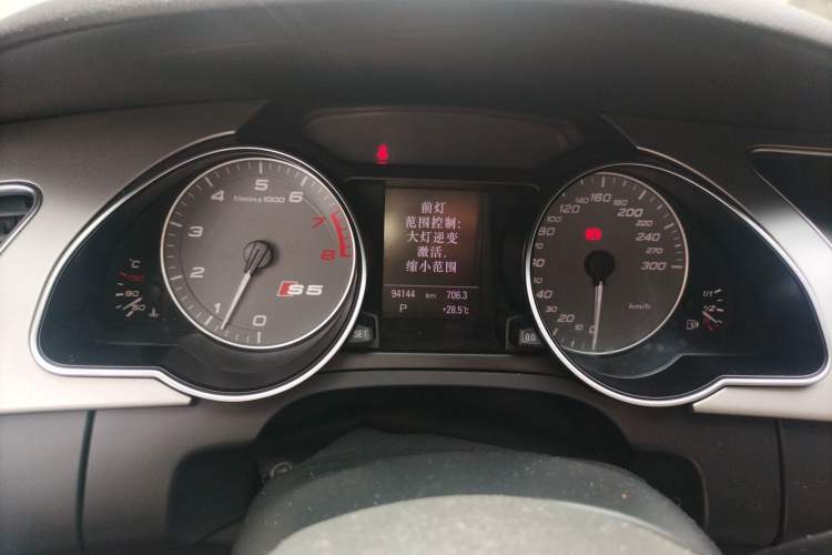 Used Audi S5 2010 S5 3.0T Sportback Odometer Close Up