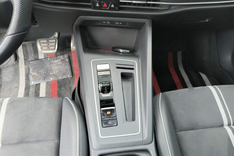 Used Volkswagen Golf 2023 Facelift 280TSI DSG R-Line