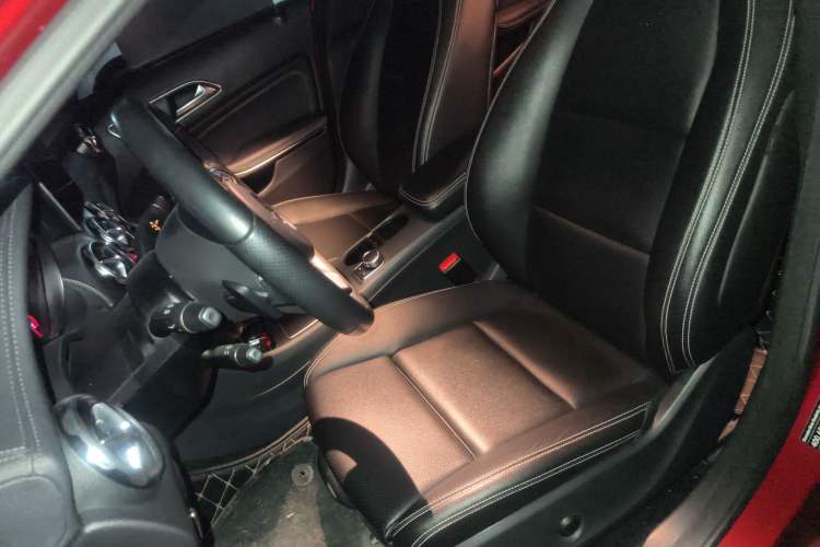 Used Mercedes-Benz GLA 2018 GLA 200 Fashion Model Left Front Seat