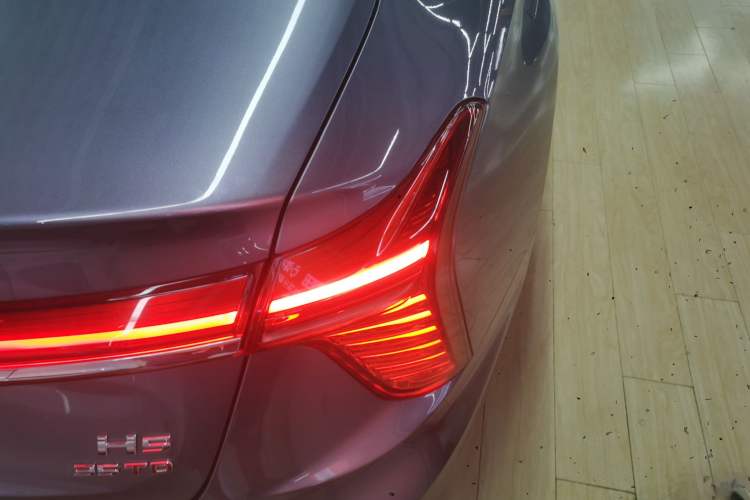 Used Hongqi H5 2025 1.5T DCT Qiyun 500 000th Unit Commemorative Edition
