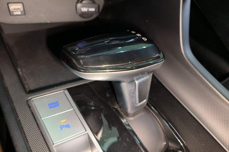Used Hyundai Elantra 2023 1.5L CVT GLX Elite Edition Gear Lever