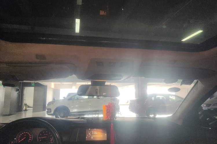 Used BMW 5 Series 2014 525Li Leading Model
