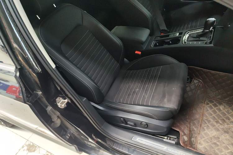 Used Volkswagen Magotan 2020 330TSI DSG Luxury Edition Right Front Seat