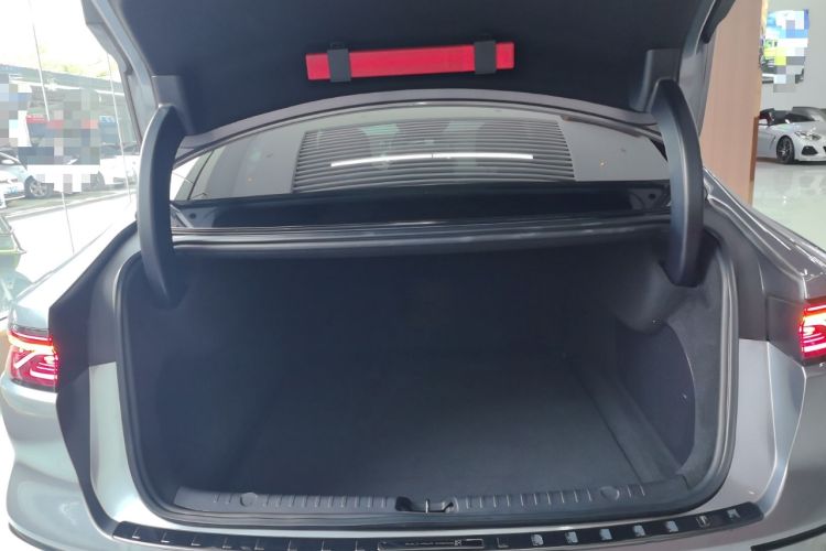 Used BYD Han 2022 EV Genesis Edition 715KM Front-Wheel-Drive Prestige Model
