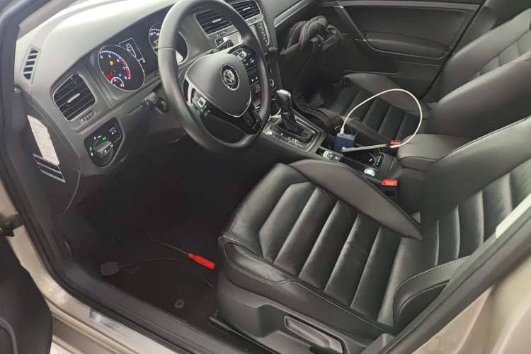 Used Volkswagen Golf 2014 1.4TSI Automatic Luxury Model Left Front Seat