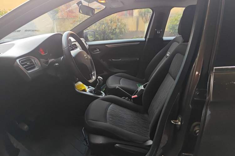 Used Citroen Elysee 2014 1.6L Manual Comfort Model
