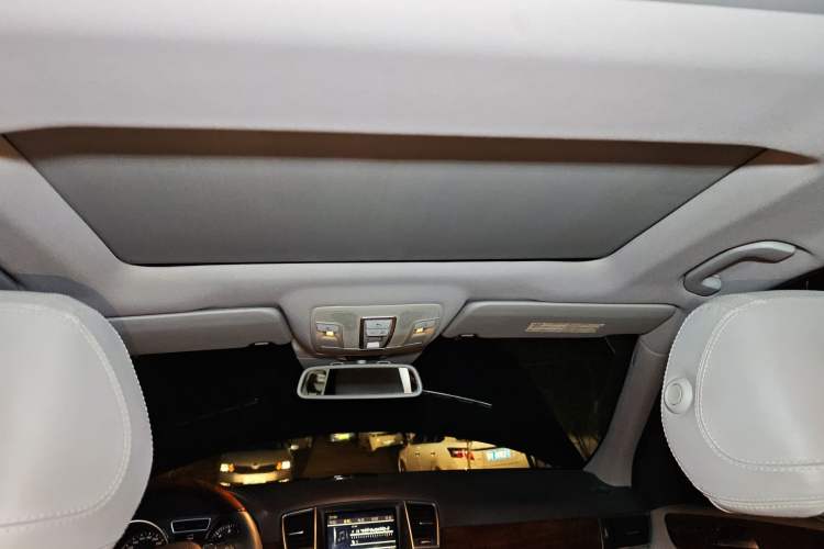 Used Mercedes-Benz M-Class 2012 ML 350 Luxury Edition
