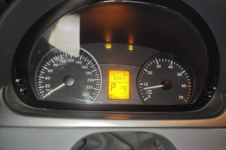 Used Mercedes-Benz Vito 2011 2.5L Elite Edition