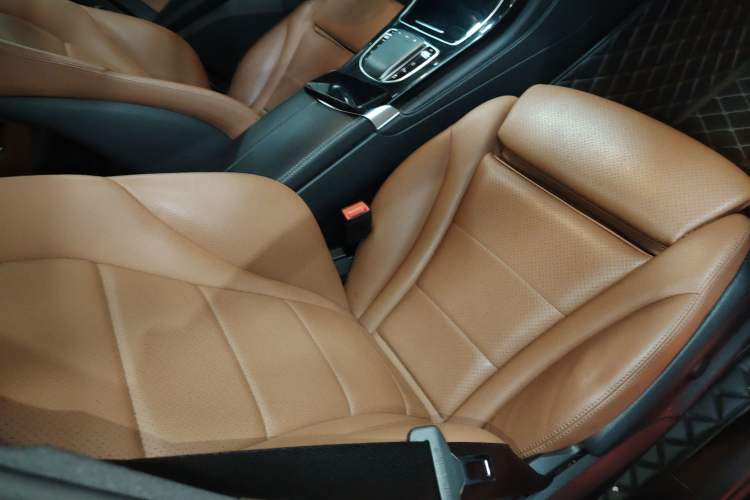 Used Mercedes-Benz GLC 2020 GLC 260 L 4MATIC Dynamic Model Right Front Seat