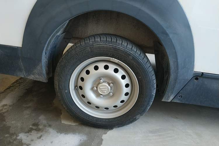 Used Foton Intelligent Blue Elf E7 2024 All-Electric Van Flat Roof 2 Seats CATL 46.36 kWh