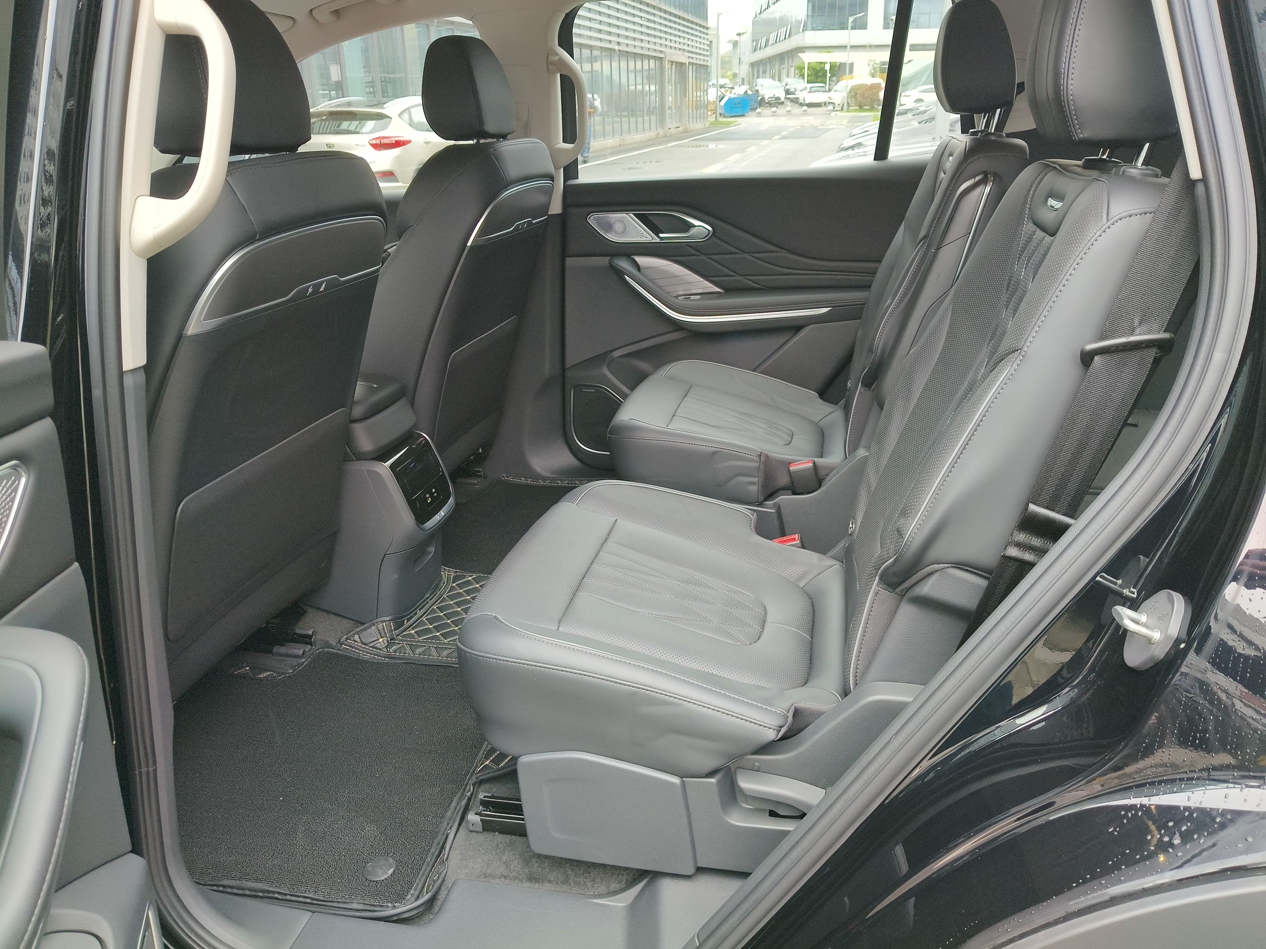 Hongqi HS7 PHEV 2024 2.0T PHEV Four-Wheel Drive Flagship Edition 6 Seats — снимка 20
