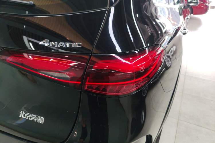 Used Mercedes-Benz GLC 2023 GLC 300 L 4MATIC Luxury Model 5 Seats
