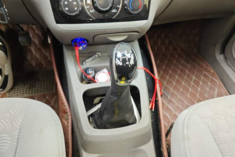 Used BAIC Weiwang M20 2015 1.2L economy version A122 Gear Lever