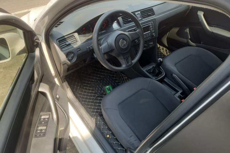 Used Volkswagen Santana 2015 1.4L Manual Fashion Edition