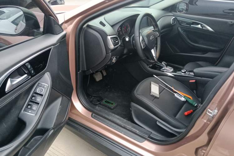 Used Infiniti QX30 2017 1.6T Two-Wheel Drive Fashion Edition