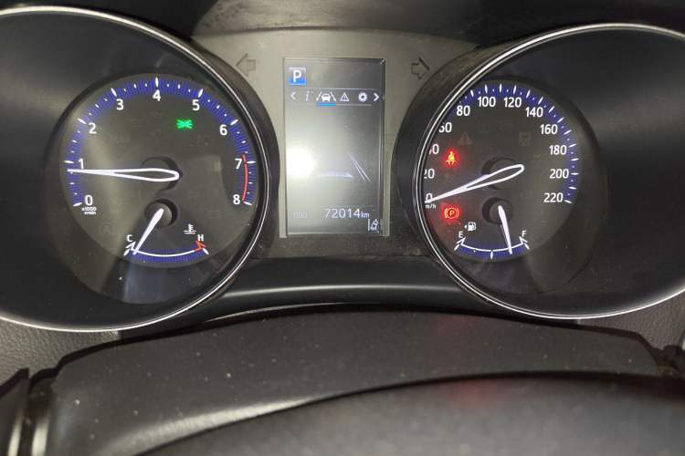 Used Toyota C-HR 2020 2.0L Leading Edition Odometer Close Up