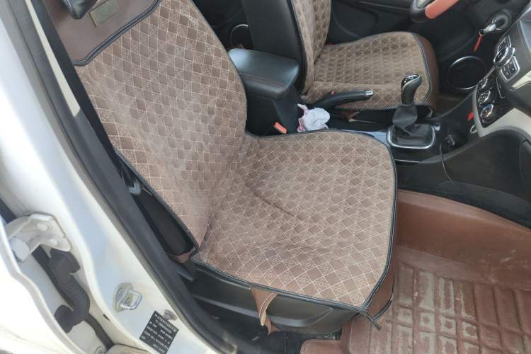 Used HYOSOW H3 2015 1.5L manual luxury version
