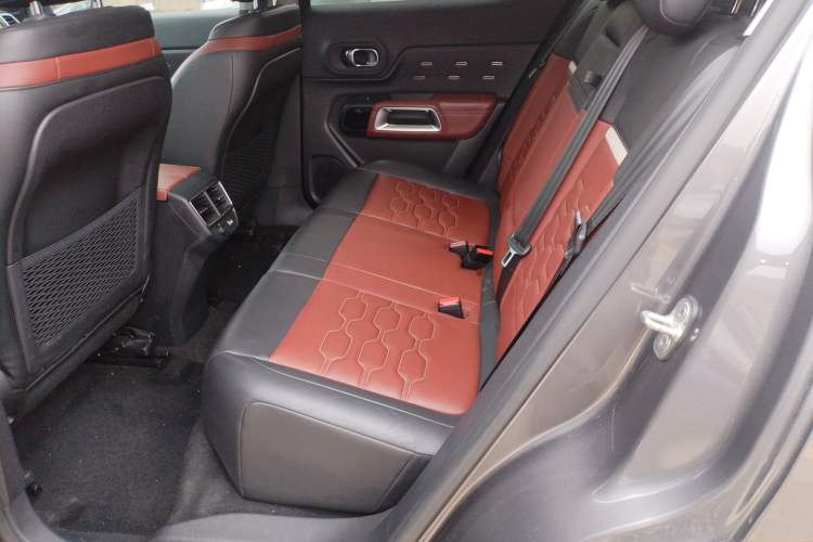 Used Citroen C5 AIRCROSS New Energy 2020 1.6T Four-Wheel Drive Plug-in Hybrid Luxury Model Left Rear Seat