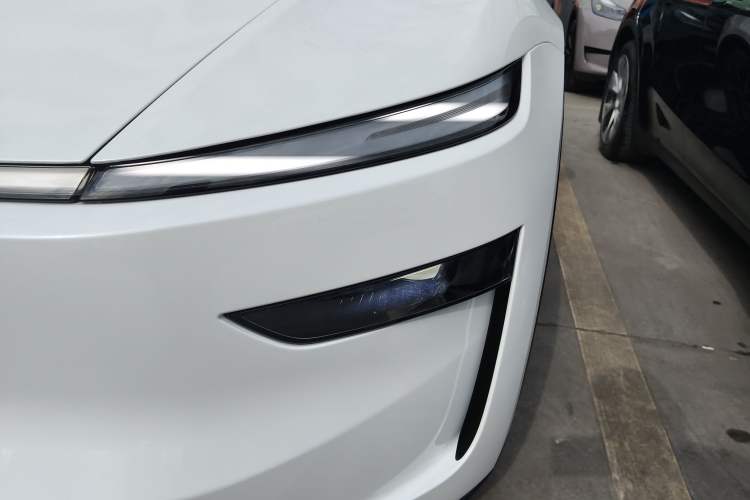 Used Tesla Model Y 2025 Rear-Wheel-Drive Version
