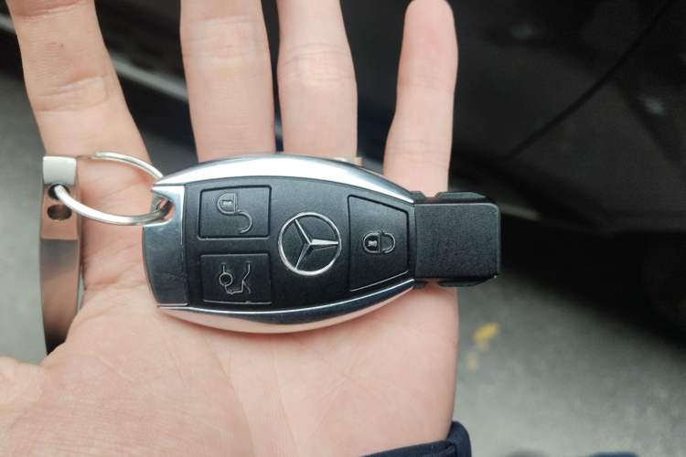Used Mercedes-Benz GLC 2018 GLC 260 4MATIC Luxury Model Vehicle Key