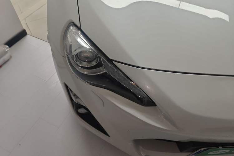 Used Toyota 86 2013 2.0L Manual Luxury Version
