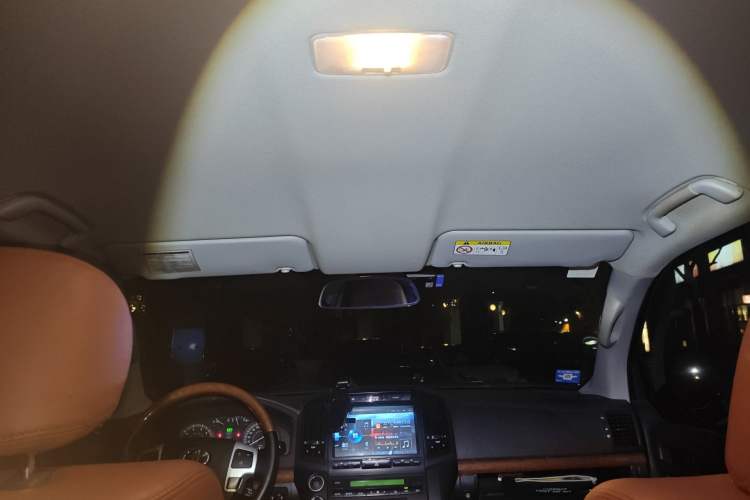 Used Toyota Land Cruiser 2015 4.0L V6 Middle East Low-Trim Version