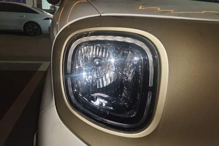 Used Bestune Pony 2026 222km Colorful Horse Right Front Headlight