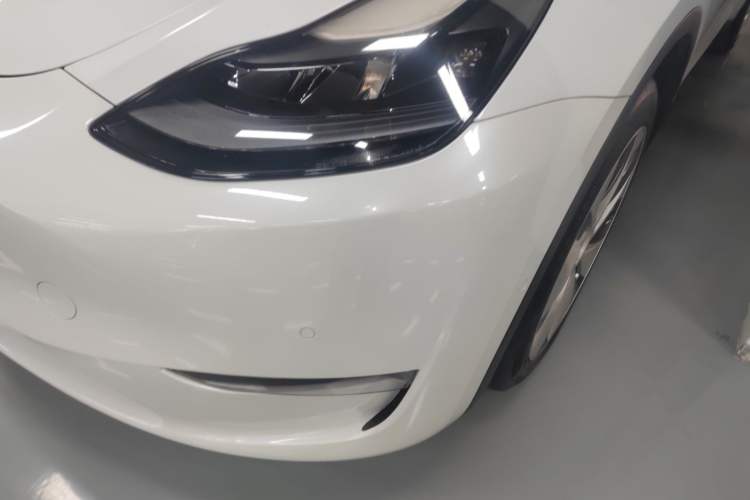 Used Tesla Model Y 2021 Long-Range All-Wheel-Drive Version