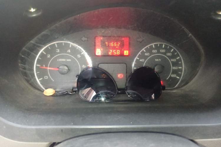 Used Wuling Rongguang V 2016 1.5L Practical Version Instrument Cluster