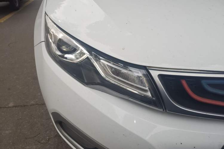 Used Geely Auto Emgrand GL 2017 1.3T DCT Elite Model Right Front Headlight