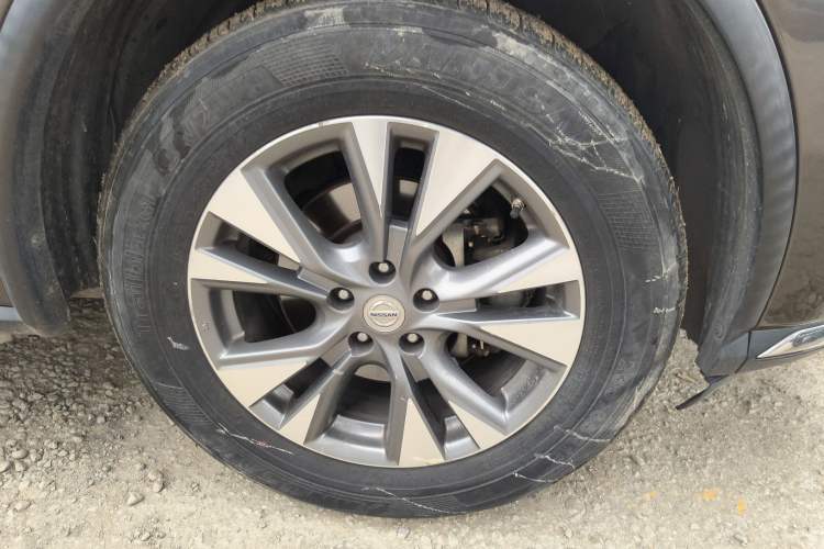 Used Nissan Murano 2015 2.5L XL Two-Wheel Drive Smart Edition Right Front Wheel Hub