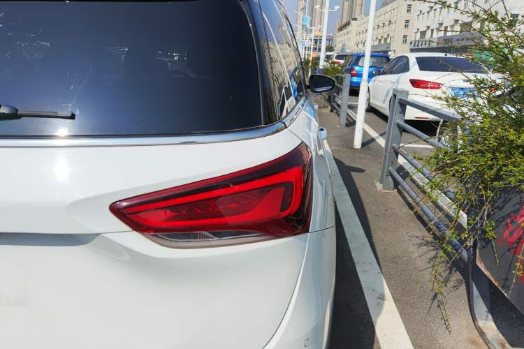 Used Buick GL6 2018 18T 6-Seater Luxury Model
